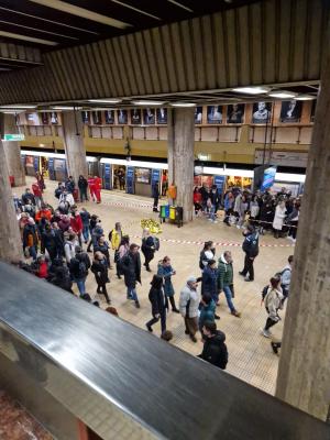 Incident dramatic în stația de metrou Unirii. O persoană a murit pe peron, după ce i s-a făcut rău