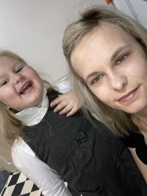 "Medicii au zis că are amigdalită şi au externat-o. 2 zile mai târziu fetiţa mea a murit". Durere şi revoltă pentru familia din Anglia, după decesul copilei de 6 ani