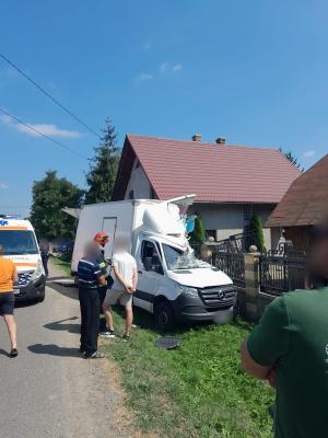 Pieton, acroşat mortal pe marginea drumului de un camion, în Suceava. Un alt bărbat a scăpat cu viaţă