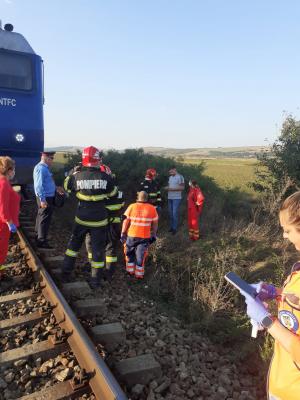 Au sfârșit pe calea ferată: Un copil de 13 ani și un bărbat de 30 de ani din Vaslui au murit, după ce căruța în care se aflau a fost lovită de tren