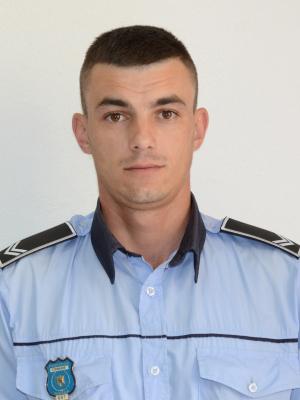 El este poliţistul care a murit după ce a fost spulberat de un VW, la Cisnădie. Radu s-a stins la două săptămâni de la tragedie