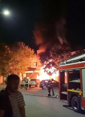 Incendiu puternic în spatele spitalului Robănescu din Bucureşti, după ce un transformator a explodat. 110 copii au fost evacuaţi
