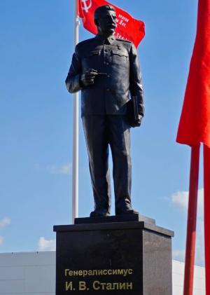 Culmea ironiei. Un preot rus a sfințit o statuie a lui Stalin, de 8 metri, fără acordul superiorilor. Reacția Patriarhiei Moscovei