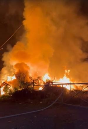 Incendiu uriaş la groapa de gunoi din Baia Sprie. Flăcările uriaşe au fost văzute de la kilometri distanţă