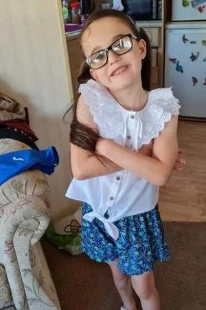 "Sperăm că zbori cu îngerii în pace". O fetiţă de 6 ani şi-a dat ultima suflare sub privirile prietenilor, după ce a fost spulberată de o dubă pe trotuar, în UK