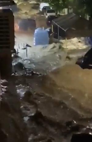 Ploile au făcut dezastru în Spania. Imagini desprinse din filme, surprinse la metroul din Madrid: oamenii privesc şocaţi cum vagoanele sunt inundate