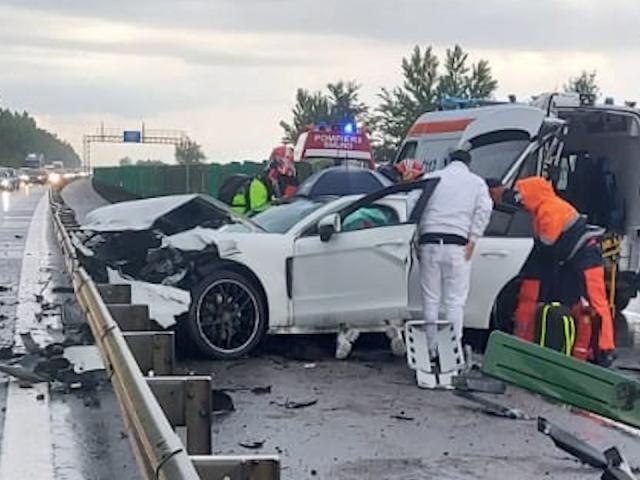 Accident Pe Autostrada A2 Un Porsche A Fost Distrus È™oferul A Murit
