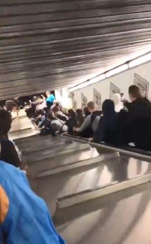 Video cu momentul în care scara rulantă de la metroul din Roma cedează și oamenii sunt prinși între trepte