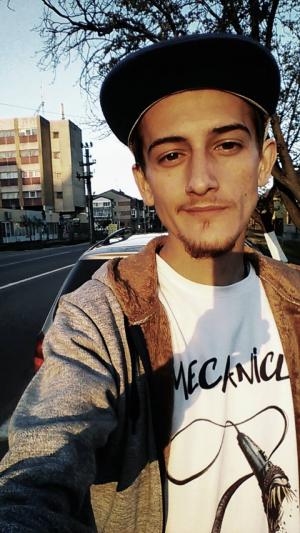 Rapperul gorjean Mecanicu' a murit în Anglia. Tânărul din Rovinari, plâns de prieteni: "Pănă mai ieri erai fericit, ne făceam planuri pentru sărbători"