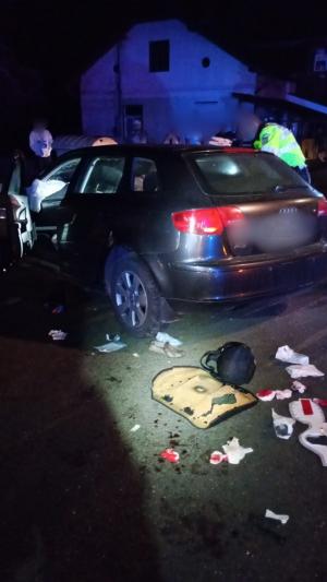 Accident grav pe un drum din Suceava în miez de noapte. Patru persoane au murit după ce mașina în care se aflau s-a izbit într-un stâlp