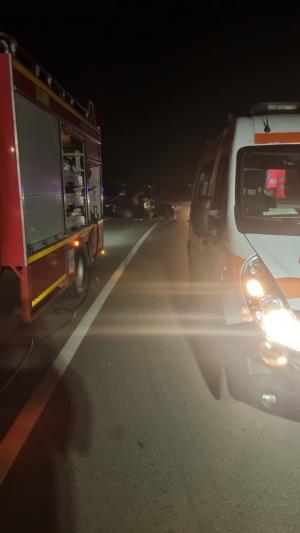 Accident cu 6 victime, între care trei copii, pe un drum din Sibiu. Dezastru la Ruja, după ce un șofer a pierdut controlul volanului într-o curbă