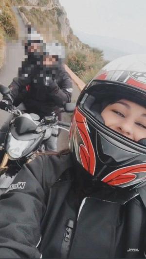 Lungul drum spre casă: O tânără de 27 de ani a murit în faţa iubitului său, după ce a fost aruncată de pe motocicletă în urma unui accident, în Italia