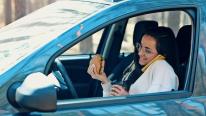 Ce amendă primeşti dacă eşti prins mâncând la volan