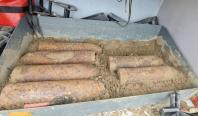 Șase proiectile explozive de 150 mm, descoperite pe traseul Autostrăzii A8, în județul Iași