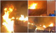 Incendiu violent în Vâlcea, unde două gospodării au suferit pagube importante. De la ce ar fi pornit