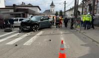 5 persoane au fost rănite într-un accident cu 3 maşini, în judeţul Suceava. Un pieton este în comă
