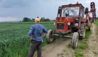 Scumpirea carburanților lovește în agricultură. 30% din terenuri riscă să rămână nelucrate