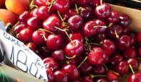 Cireșele din Spania se vând cu 180 lei/kg în pieţele din Sibiu: "Avem clienți"