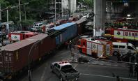 Cel puţin 8 morţi şi zeci de răniţi după ce un un marfar şi un autobuz au intrat în coliziune în Bangkok