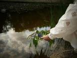 Ielele, călușarii și plantele de leac. Tradiţii şi superstiţii de Rusalii care au supraviețuit până astăzi