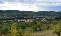 Satele care au devenit tot mai atractive pentru orăşeni. Se caută, mai ales, case de vacanţă