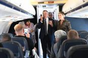 Compania aeriană care va muta pasagerii de la clasa întâi la economic. Va păstra însă o parte din bani