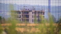 Mii de români, la un pas să piardă zeci de mii de euro. Un guvern plin ar fi rezolvat situaţia