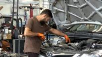 Cât costă să pleci cu maşina în vacanţă. Sute de lei, lăsaţi în service: "Pentru confortul meu"