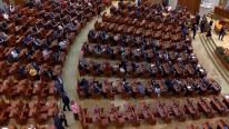 Proiectele votate pe bandă rulantă de parlamentarii întorşi din vacanţă