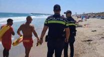 Staţiunea unde au fost chemaţi poliţiştii pe plajă. Turiştii nu vor să iasă din mare pe steag roşu