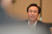 Fondatorul gigantului imobiliar chinezesc Evergrande, condamnat la închisoare pe viaţă pentru fraudă