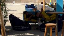 Cât te costă să-ţi muţi biroul de plajă? Preţurile stabilite pentru cei care vor să lucreze admirând marea