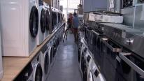 Soluţia de criză după valul de scumpiri: românii aleg electrocasnicele la mâna a doua