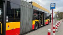 Pantalonii scurți erau interziși, așa că un șofer de autobuz a venit în fustă. Ce i-au făcut superiorii
