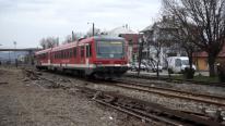 O femeie din Bistriţa a murit călcată de tren. Avea căştile în urechi și se grăbea să prindă autobuzul