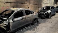 O femeie a incendiat maşina fostului soţ. Focul a distrus şi autoturismul de lângă: "A mai rămas o roată"
