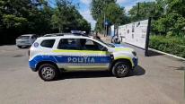 Imagini uluitoare la liceul unde elev era să fie înjunghiat. Poliţiştii, certaţi de paznic. "Cine v-a chemat?"