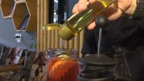 Băutura care a devenit o experienţă de lux în cafenele. O cutie poate costa 800 de lei
