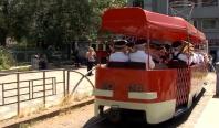 Distracția de 1 Iunie începe mai devreme. În Capitală are loc parada tramvaielor de epocă
