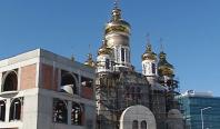 Cum arată biserica de 20 mil. €, ridicată de Becali în Pipera. Credincioşii au venit din toate colţurile ţării