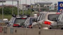 Maşinile care frânează singure dacă se depăşeşte viteza legală. Cum văd şoferii posibila schimbare