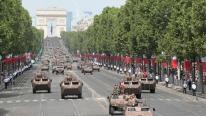 Zeci de avioane, elicoptere şi vehicule militare. Franţa a etalat tot ce are mai bun de Ziua Naţională