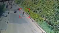 Filmul evadării sirianului din Ilfov. Cum a reuşit să scape de sub nasul jandarmilor, deşi avea cătuşe