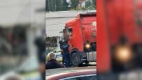 Şofer de TIR, pericol mortal pe DN1: a fost scos cu mascaţii din maşină. Bărbatul nu-şi luase tratamentul