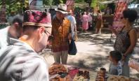 Cum s-au distrat bucureștenii la Festivalul Armenesc. Copiii au lăsat telefoanele pentru ateliere creative
