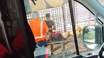 Ambulanţieri acuzaţi că au oprit să cumpere pepene în timpul unei intervenţii, în Bacău