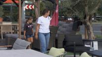 Mese la 100 de lei și scaune de la 40 de lei. Cum îți amenajezi grădina şi terasa cu bani puțini