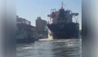 Incident naval în Tulcea. O navă de mari dimensiuni a lovit pontoane şi ambarcaţiuni. Momentul, filmat