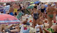 Cât costă o bere pe litoral, faţă de luna august. Preţul unui sejur a scăzut cu 30%