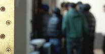 Elev de 11 ani, la spital după ce a fost împins de un coleg de 13 ani. Incidentul, suprins pe camere